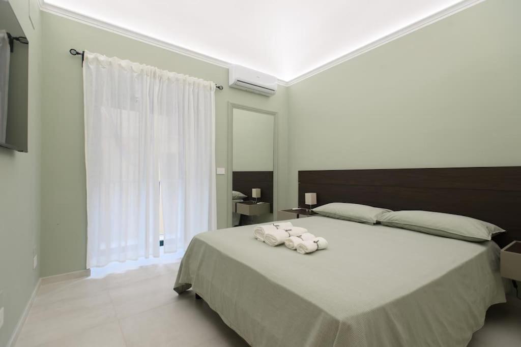 Alessia Holiday House 90Mq Salerno Centro ภายนอก รูปภาพ